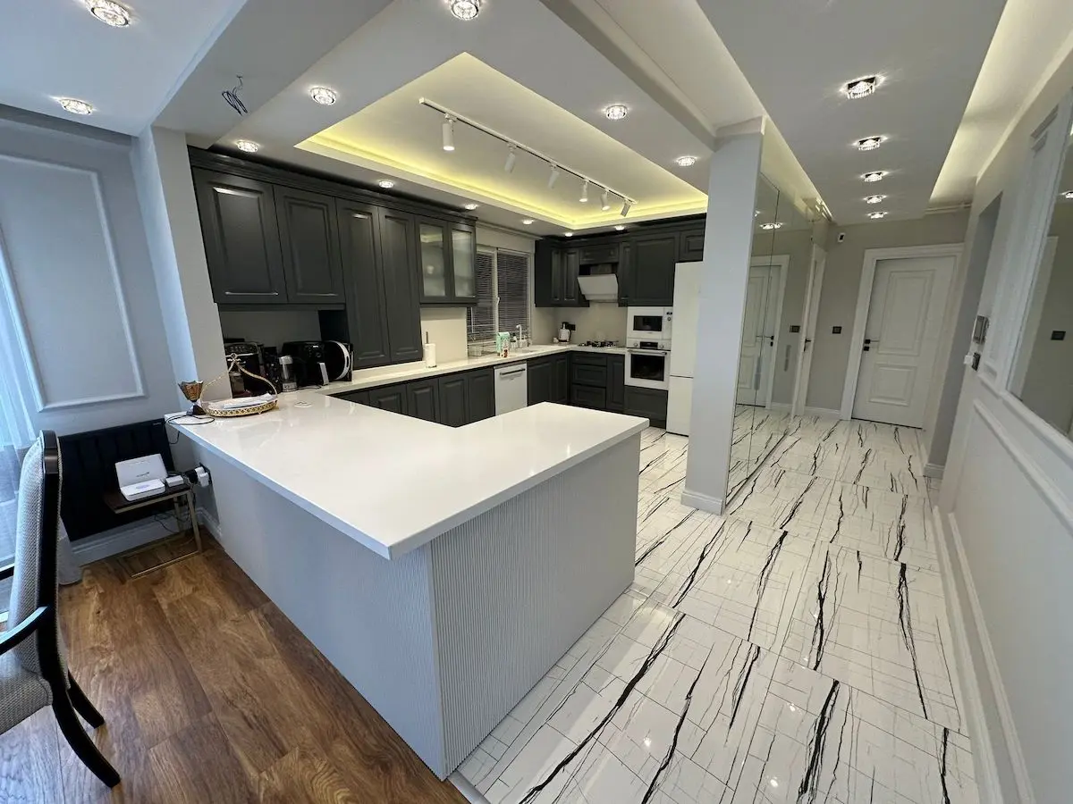 Fitted kitchen